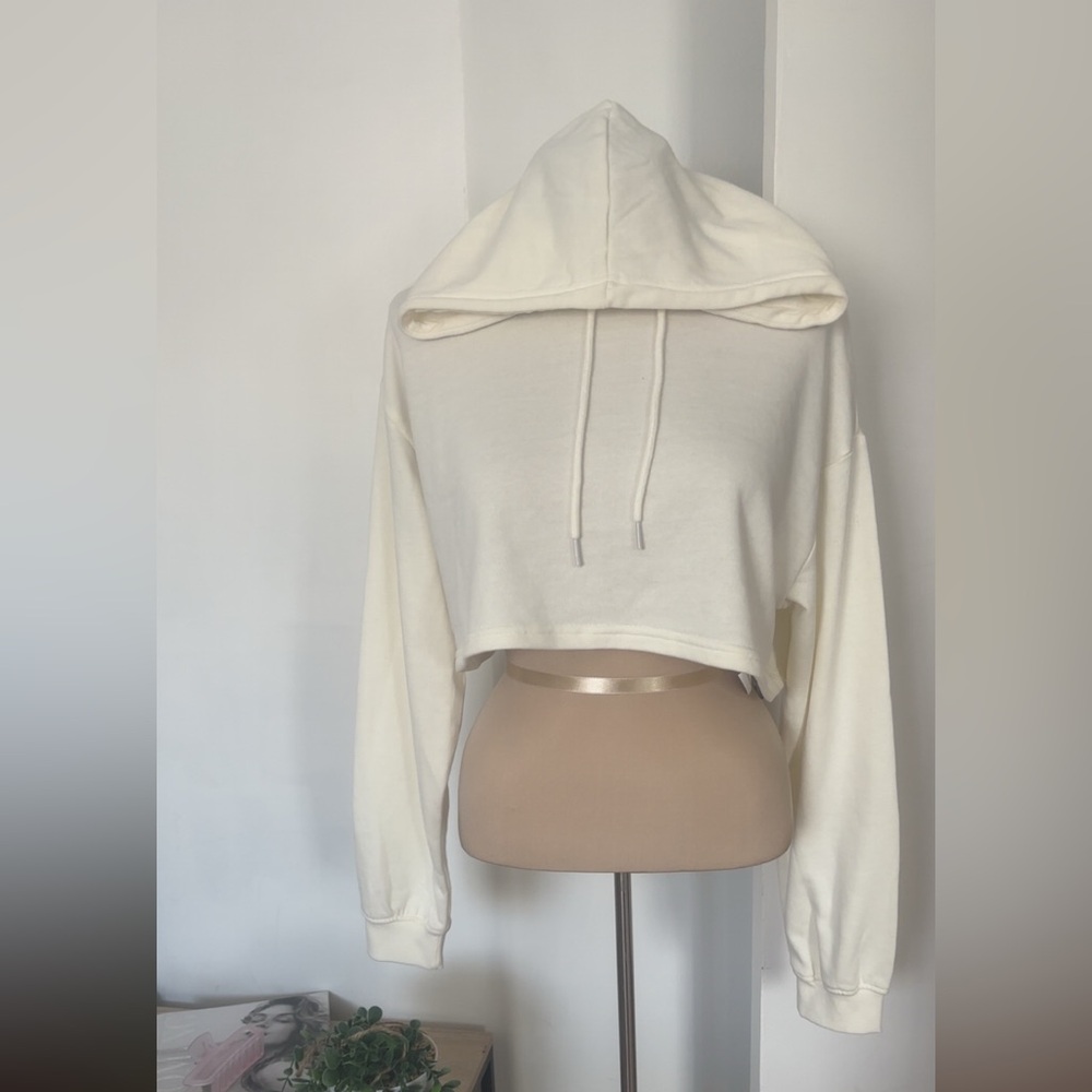 Forever 21 Cream Cropped Long Sleeve Hoodie